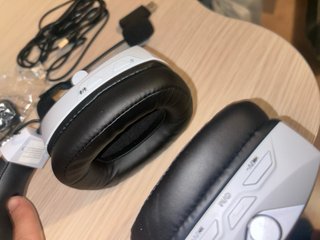 Cascos Gaming Blancos LED