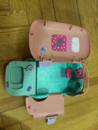 Caravana Bebés Llorones con Jacuzzi