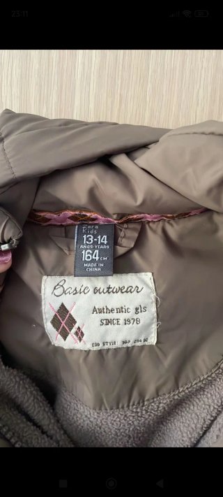 Abrigo acolchado niña marca Zara Kids.