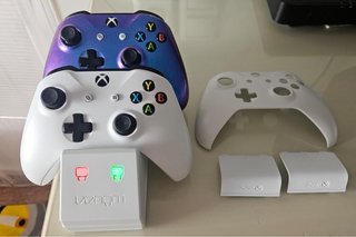 Xbox One S 500GB + 2 controller + 3 giochi e accessori.