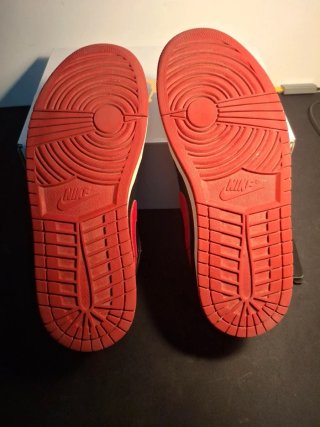Jordan 1 Low Negro y Rojo