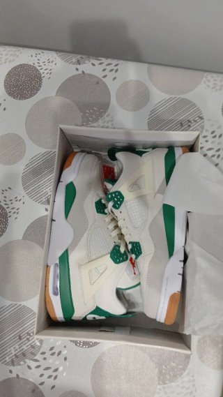 Jordan 4 Blanquiverdes