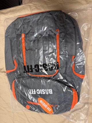 Mochila Basic Fit Gris y Naranja