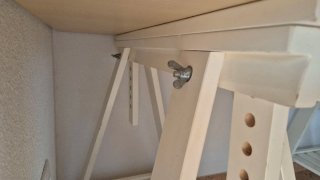 Escritorio Ikea con 2 caballetes