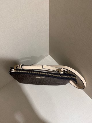 Bolsa Calvin Klein tiracolo monograma