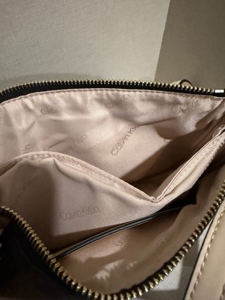 Bolsa Calvin Klein tiracolo monograma
