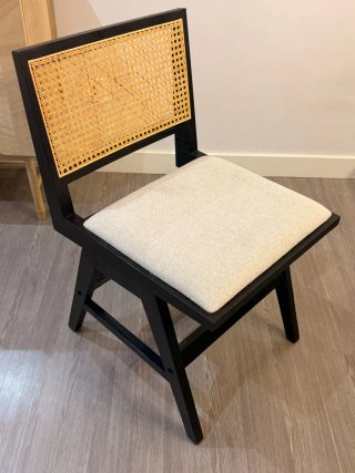 Sillas Sklum de madera y ratán
