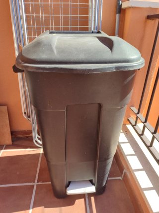 Contenedor cubo basura 140L pedal