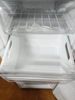 Congelador vertical ARTICA como nuevo
