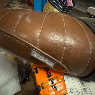 Asiento Triumph Scrambler 900 Estilo Racer Marrón