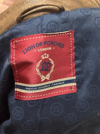 Chaqueta acolchada Lion of Porches roja