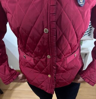 Chaqueta acolchada Lion of Porches roja