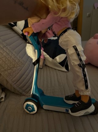 Muñeca Nancy con patinete y accesorios