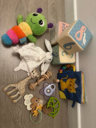 Lote de Juguetes y Mordedores Bebé