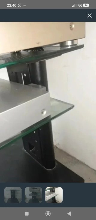 Mueble para equipo de sonido.
