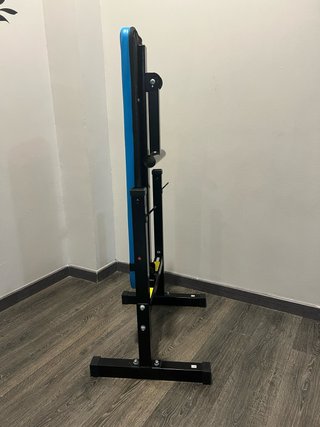 Banco de musculación negro y azul