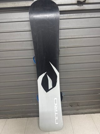 Tabla Snowboard Nitro 155cm + Fijaciones