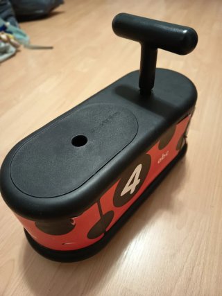 Correpasillos infantil con número 4 y ABC