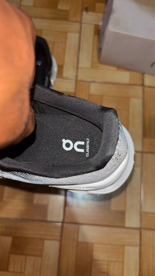 On Running Zapatillas Gris y Blanco
