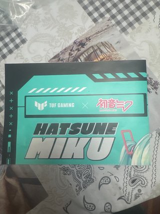 Teclado TUF GAMING Hatsune Miku EDICION LIMITADA