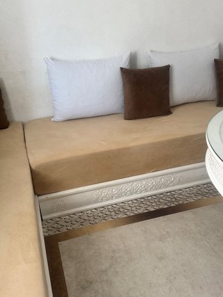 Sofá Árabe Beige y Dorado