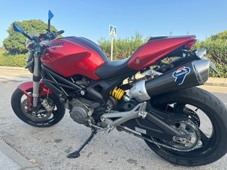 Ducati Monster Roja Negra 696 +ART