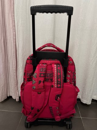 Mochila Totto con Ruedas y Diseño Corazones