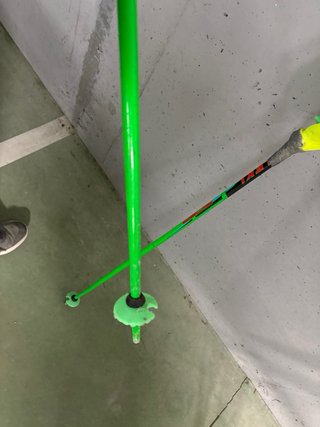 Bastones de esquí Leki con protecciones
