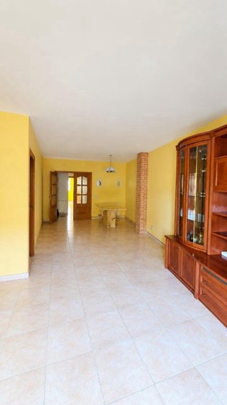 PISO EN VENTA EN EIXAMPLE – MATARÓ Amplio y lum