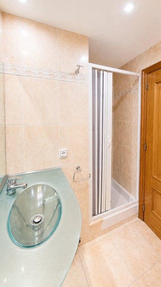 PISO EN VENTA EN EIXAMPLE – MATARÓ Amplio y lum
