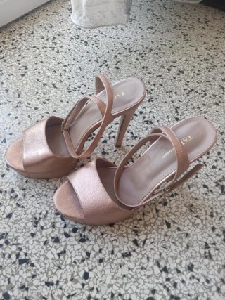 Sandali eleganti rosa cipria metallizzato