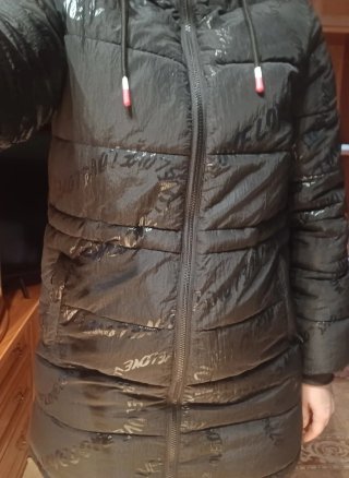 Abrigo Desigual Negro Talla S Equivalente a una M