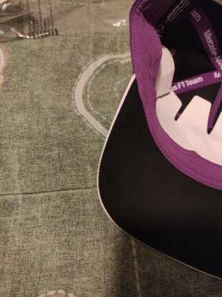 Gorra Mercedes F1 Morada Oficial