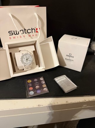 Omega x Swatch Snoopy MoonSwatch