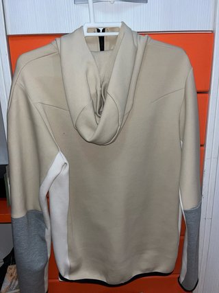 Chaqueta Nike Tech Fleece Beige y Gris