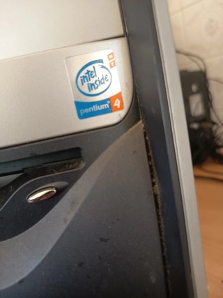 Ordenador AIRIS con Monitor