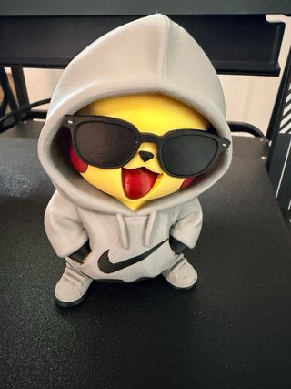 Figura Pikachu Urbano Nike