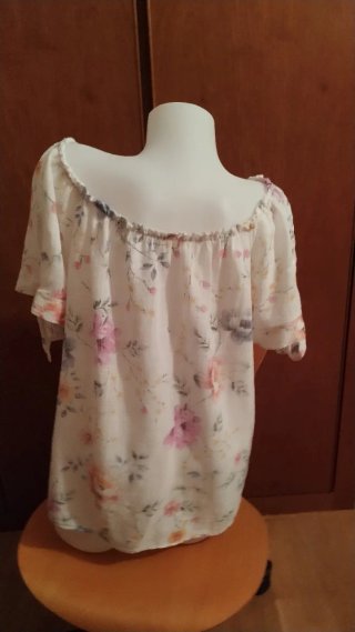Blusa floral hombros descubiertos