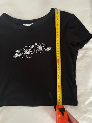 Crop Top Negro Bershka Flores Hibisco
