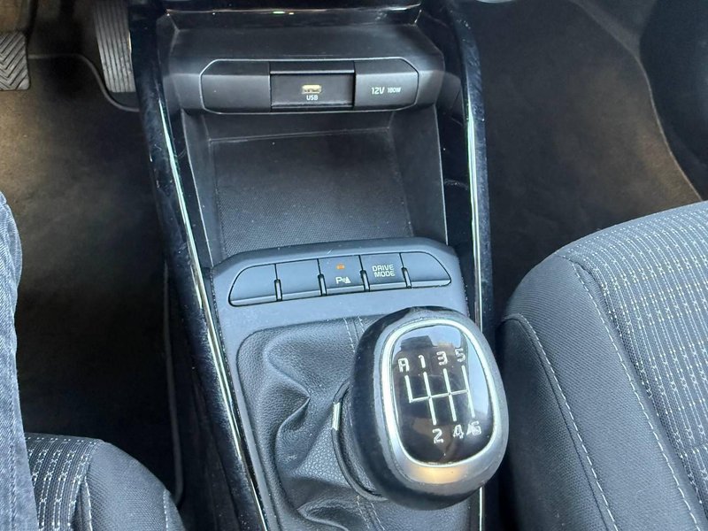 Kia Stonic 2022, foto 34