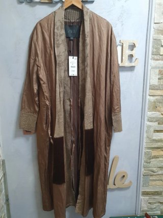 Abrigo largo kimono Zara marrón