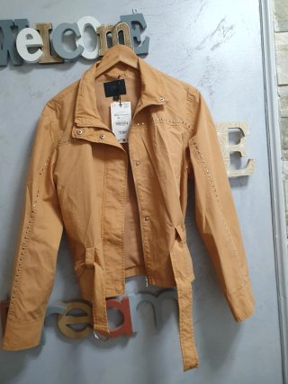 Chaqueta Zara con tachuelas Talla XS