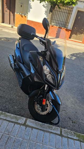 Kymco Maxi Scooter 125cc Negra