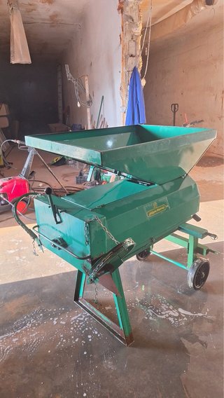 Peladora de almendras para tractor