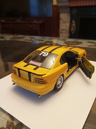 1:18 FORD MUSTANG (JOUEF EVOLUTION)