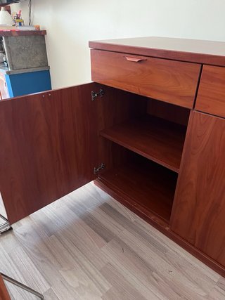 Mobile buffet in legno per sala da pranzo o ufficio