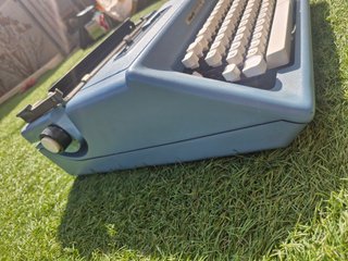 Máquina de Escribir Olivetti Studio 46 Azul