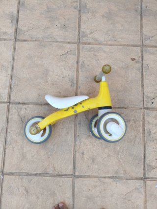 Bici de aprendizaje amarilla