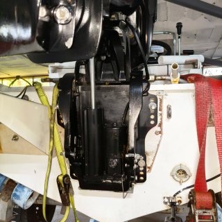 Semirrígida Valiant V-450 40cv efi 4T con remolque