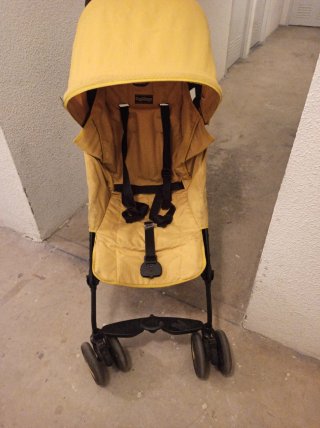 Silla de paseo Peg-Perego amarilla